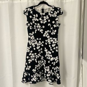 London Times Stretchy floral mini dress